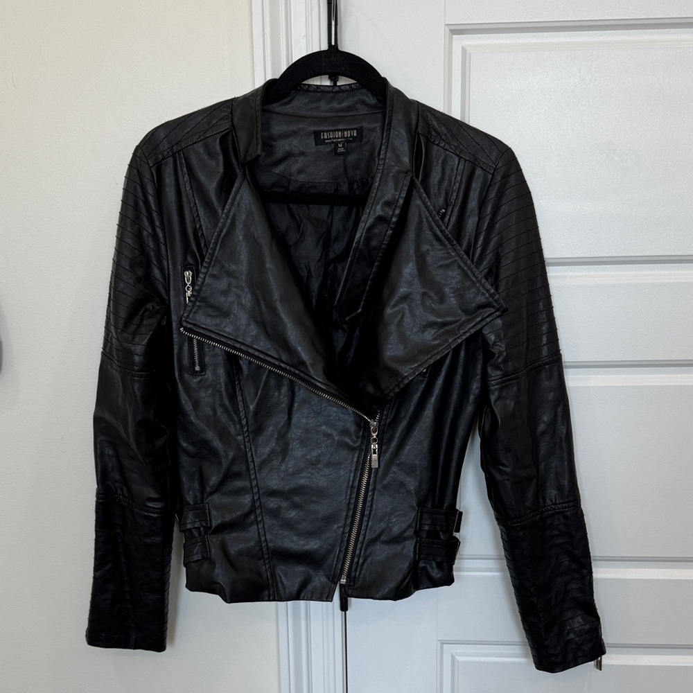 Black Faux Leather Jacket Moto Bomber Aviator Style Chic Trendy, Juniors Medium